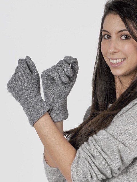 Scalloped Gloves